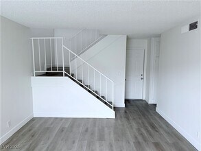 4350 Caliente St in Las Vegas, NV - Building Photo - Building Photo