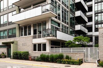 660 W Wayman St in Chicago, IL - Building Photo - Building Photo