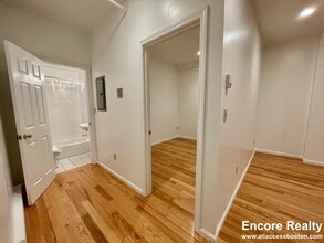 1079 Beacon St, Unit #B in Brookline, MA - Building Photo - Building Photo