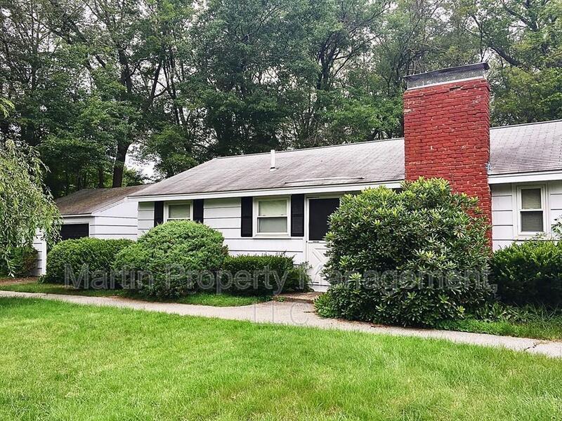 15 Walsh Rd in Bedford, MA - Building Photo
