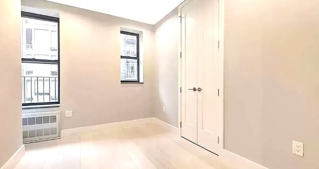 Crisopher Street 1 bedroom with Private Ga in New York, NY - Building Photo - Building Photo