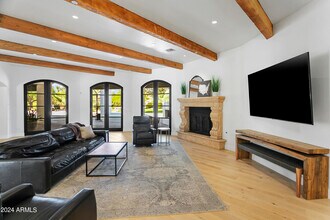 6732 E San Juan Ave in Paradise Valley, AZ - Building Photo - Building Photo