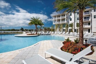 Town Westshore in Tampa, FL - Foto de edificio - Building Photo