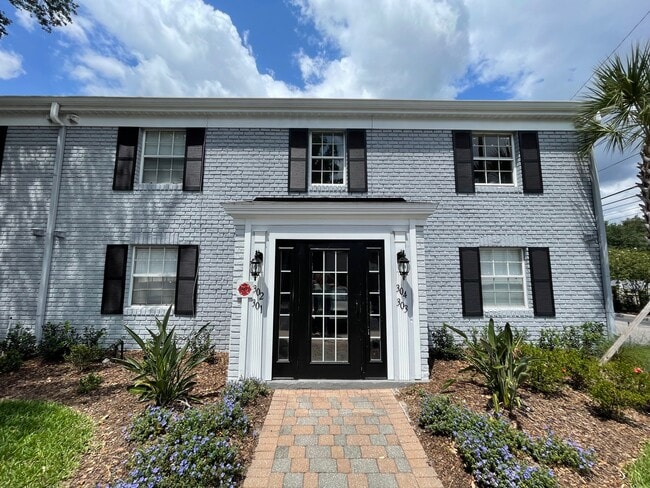 2200 Howell Branch Rd, Unit 303