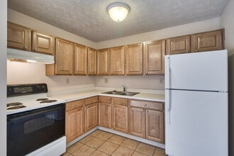 Colony Terrace Apartments in Zanesville, OH - Foto de edificio - Building Photo