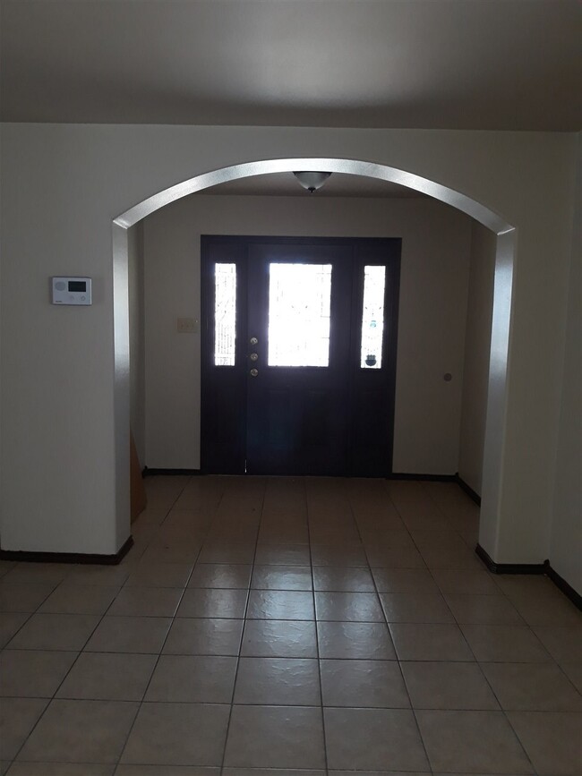 11119 Paso De Jacinto Loop in Laredo, TX - Foto de edificio - Building Photo