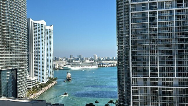 55 SE 6th St, Unit 2005 in Miami, FL - Building Photo - Building Photo