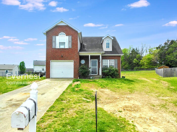 707 Fruitland Ct in La Vergne, TN - Building Photo