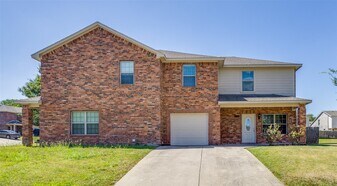 1001 E College Ave in Princeton, TX - Building Photo