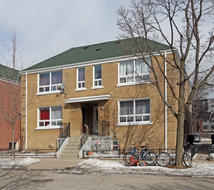 9 Norris Cres in Toronto, ON - Building Photo