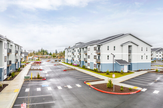 Ellis Apartments in Vancouver, WA - Building Photo - Building Photo