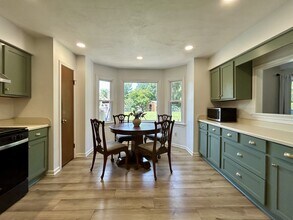 1701 Everest Cir in Virginia Beach, VA - Building Photo - Building Photo
