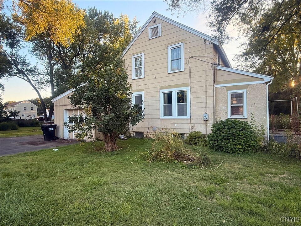 401 Richfield Blvd in Syracuse, NY - Building Photo
