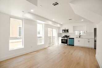 1615 2nd Ave in Los Angeles, CA - Foto de edificio - Building Photo