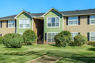 Riverstone Apartments in North Little Rock, AR - Foto de edificio - Building Photo