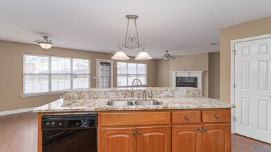 5311 Frankford Dr SE in Owens Cross Roads, AL - Building Photo - Building Photo