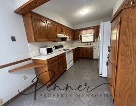 2701 S Coachman Dr in Independence, MO - Building Photo - Building Photo