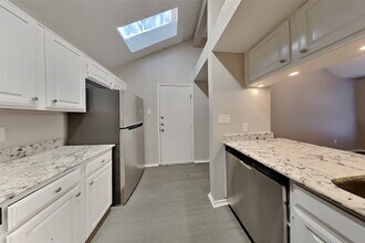 2007 Barronett Bend in Sugar Land, TX - Building Photo - Building Photo