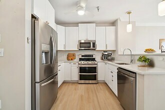 30 Freedomway in Jersey City, NJ - Building Photo - Building Photo