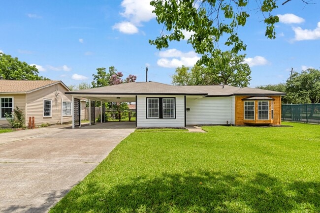 property at 1000 W Thomas Ave