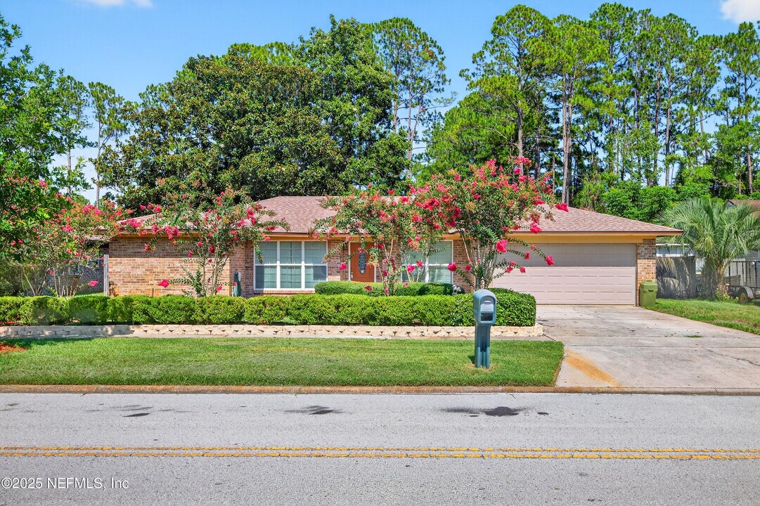 9727 Viceroy Dr E in Jacksonville, FL - Building Photo