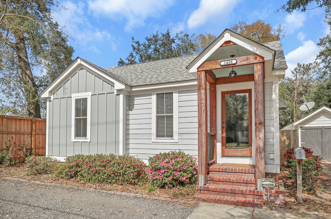 1456 E Montague Ave in North Charleston, SC - Building Photo