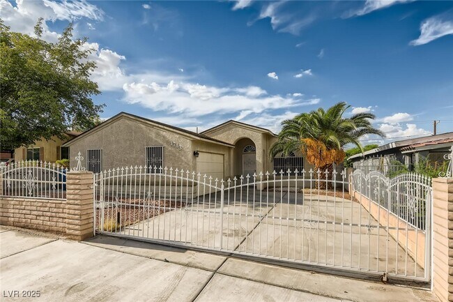 property at 1713 E Mesquite Ave
