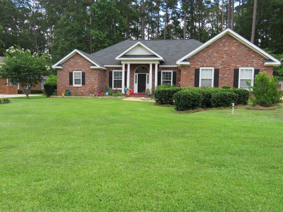 8113 Glenmore Dr in Tallahassee, FL - Building Photo