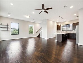 3212 N MacGregor Way in Houston, TX - Building Photo - Building Photo