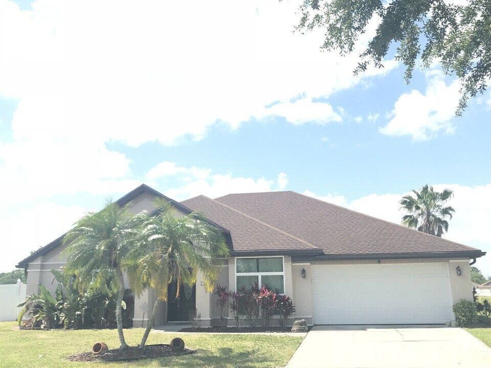 12801 Ben Rogers Ct in Orlando, FL - Building Photo