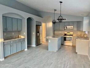 3714 E Potter Dr in Phoenix, AZ - Foto de edificio - Building Photo