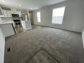 38035 Leverette Ave in Clinton Township, MI - Building Photo - Building Photo