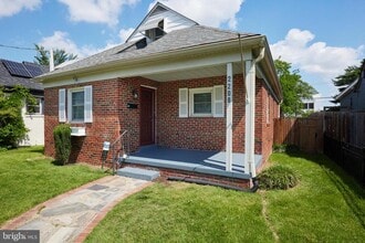 2208 S St NE in Washington, DC - Building Photo - Building Photo