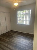 10200 Twin Lakes Dr in Coral Springs, FL - Building Photo - Building Photo