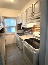 823-825 Main Street, Unit 1st Floor in Pawtucket, RI - Building Photo - Building Photo