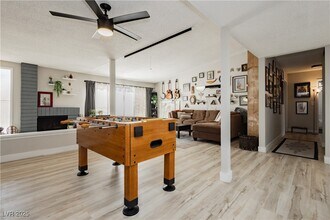 5235 Sunnywood Dr in Las Vegas, NV - Building Photo - Building Photo