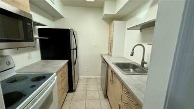 415 Wymore Rd in Altamonte Springs, FL - Building Photo - Building Photo