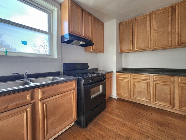 2244 N Monticello Ave in Chicago, IL - Building Photo - Building Photo