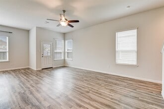 24810 Lorenzo Glaze Trail in Katy, TX - Foto de edificio - Building Photo