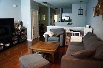 1061 Reserve Way in Indianapolis, IN - Foto de edificio - Building Photo