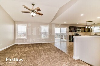215 Rolling Rock Creek Dr in Wentzville, MO - Building Photo - Building Photo