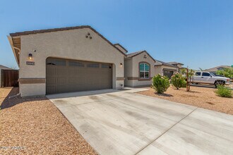 24445 W Jones Ave in Buckeye, AZ - Building Photo - Building Photo