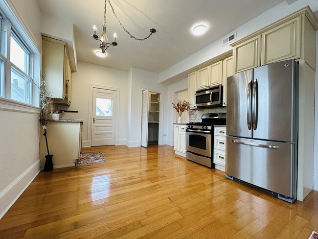 58 Oliver St, Unit 2