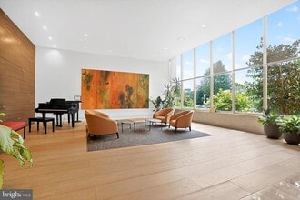 2401 Pennsylvania Ave in Philadelphia, PA - Foto de edificio - Building Photo