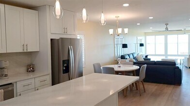 6400 Flotilla Dr in Holmes Beach, FL - Building Photo - Building Photo