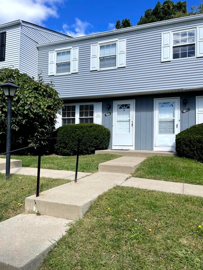 707 Countryside Dr Rentals in Mckees Rocks, PA