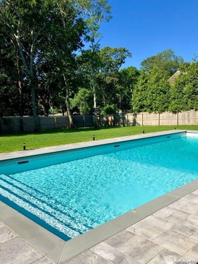 114 Spinney Rd in East Quogue, NY - Building Photo - Building Photo
