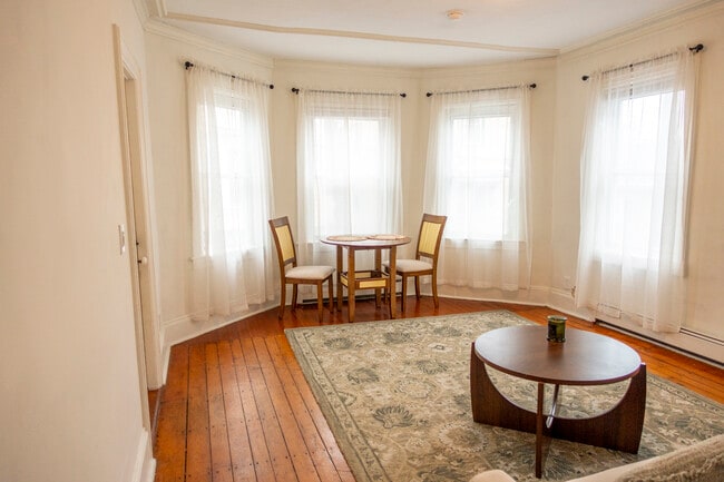 30 Royal St, Unit Apt 1