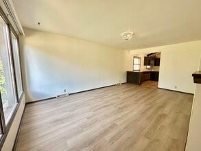 2330 S Brookside Pky in New Berlin, WI - Building Photo - Building Photo