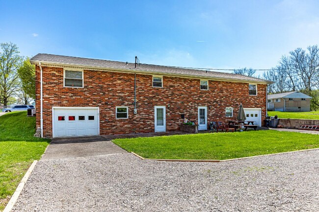 356 Schnebelt St, Unit 1 in Greendale, IN - Building Photo - Building Photo